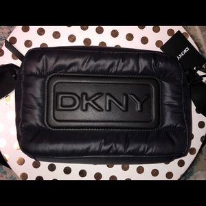 DKNY TORIE CAMERA XBODY BAG